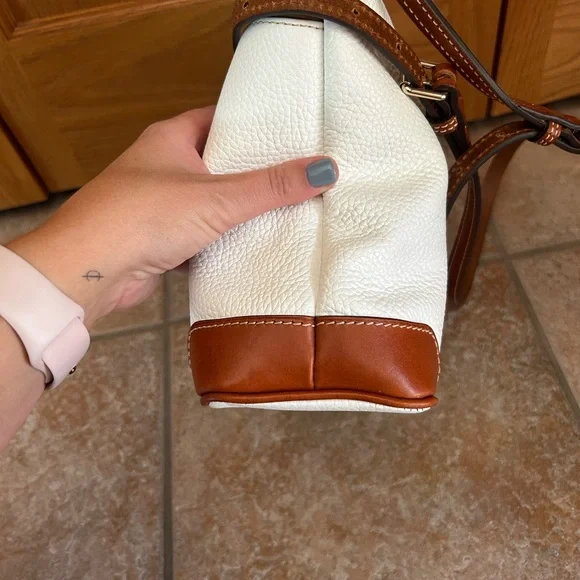 Dooney & Bourke Pebble Grain Crossbody - Picture 7 of 13